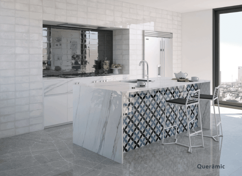 Azulejos para cocinas blancas: ideas para decorar. Encimeras de mármol